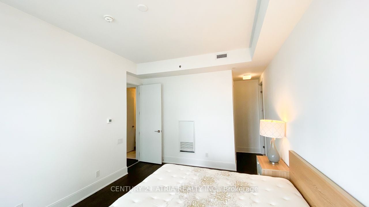 50 Charles St E, #4906
