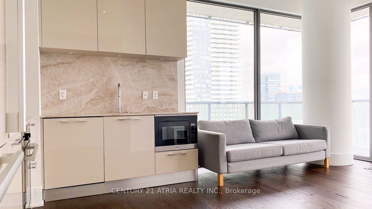 50 Charles St E, #4906