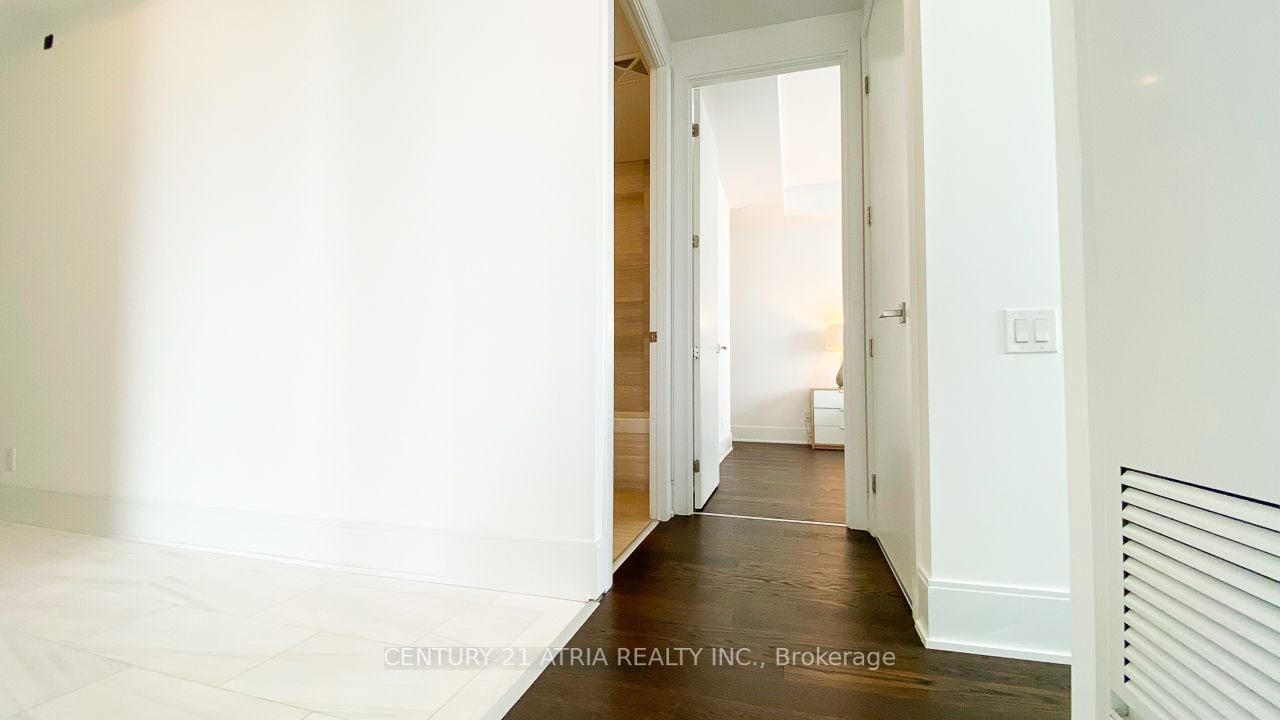 50 Charles St E, #4906