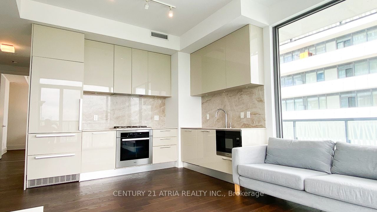 50 Charles St E, #4906