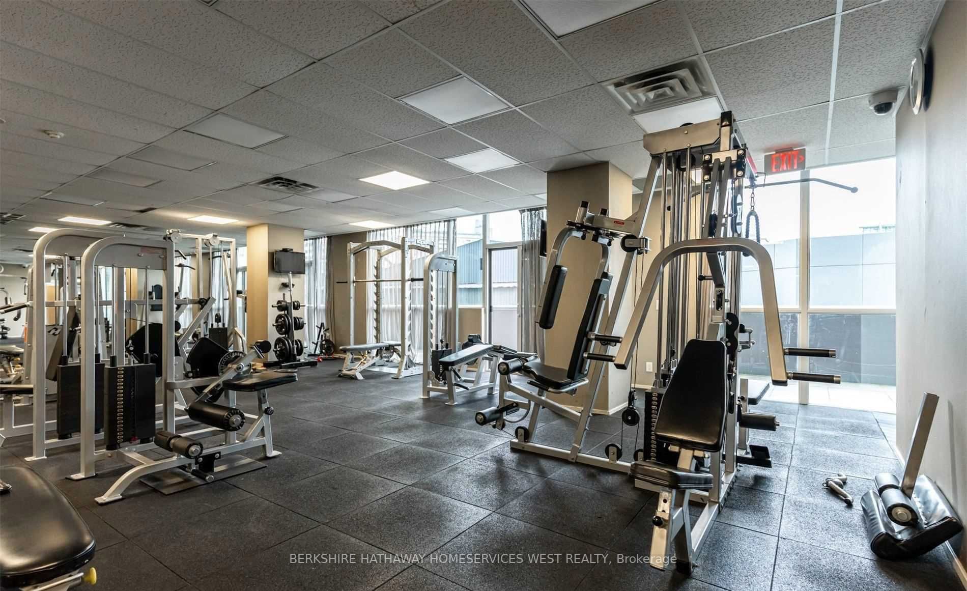 320 Richmond St E, #611