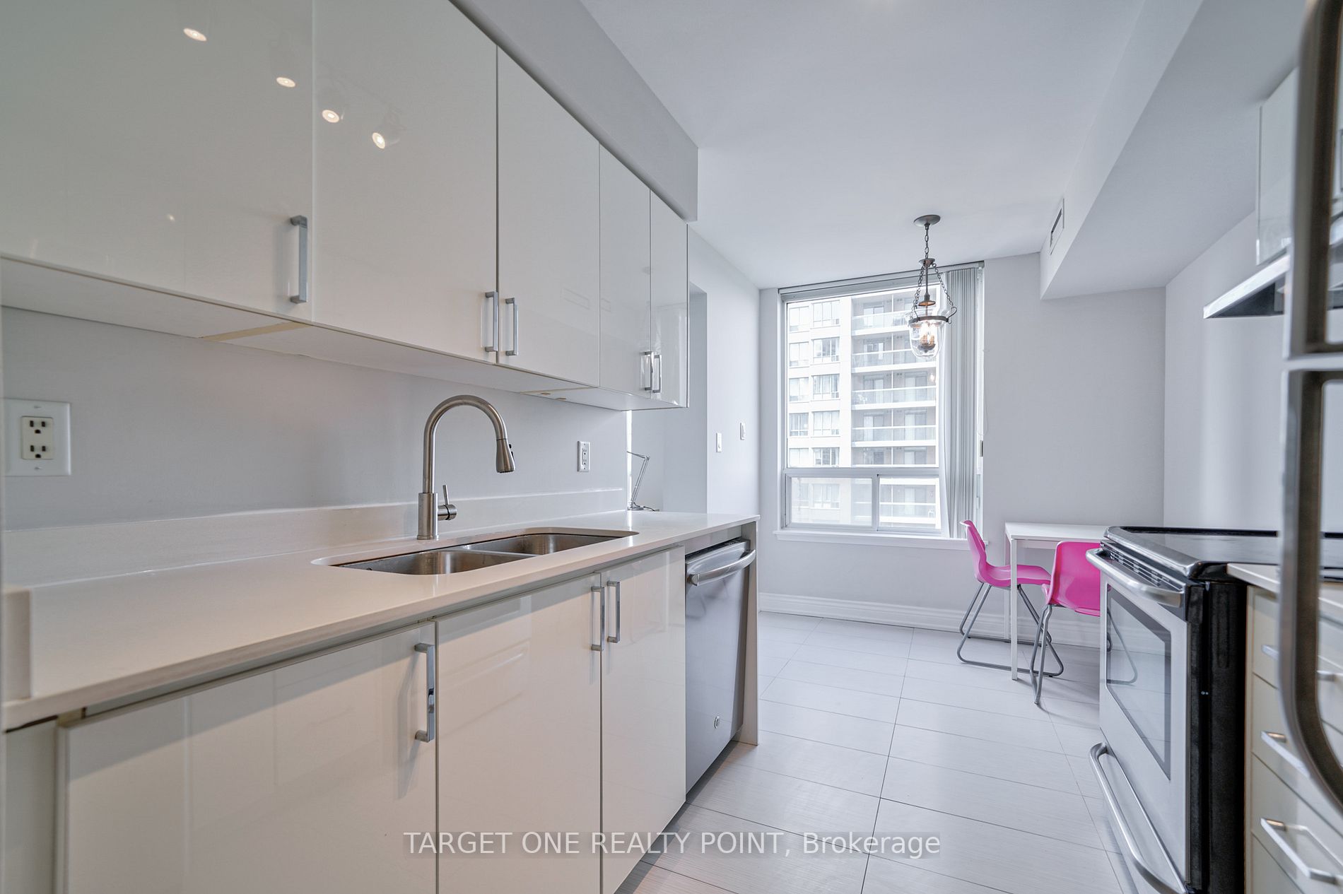 35 Empress Avenue, #1010