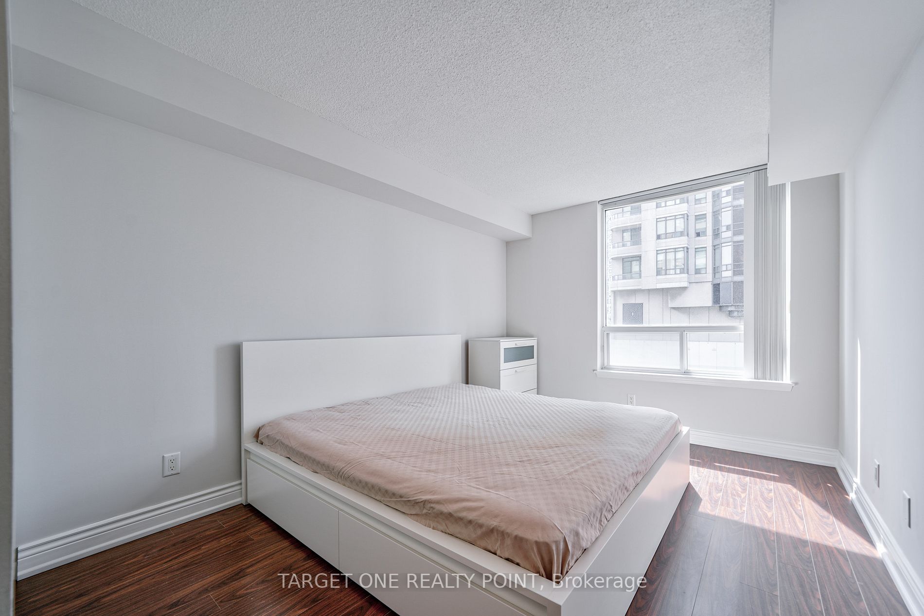35 Empress Avenue, #1010