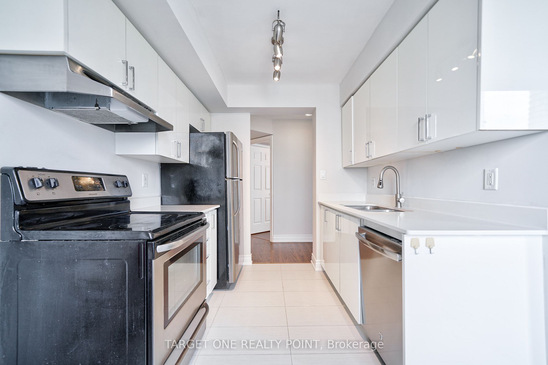35 Empress Avenue, #1010
