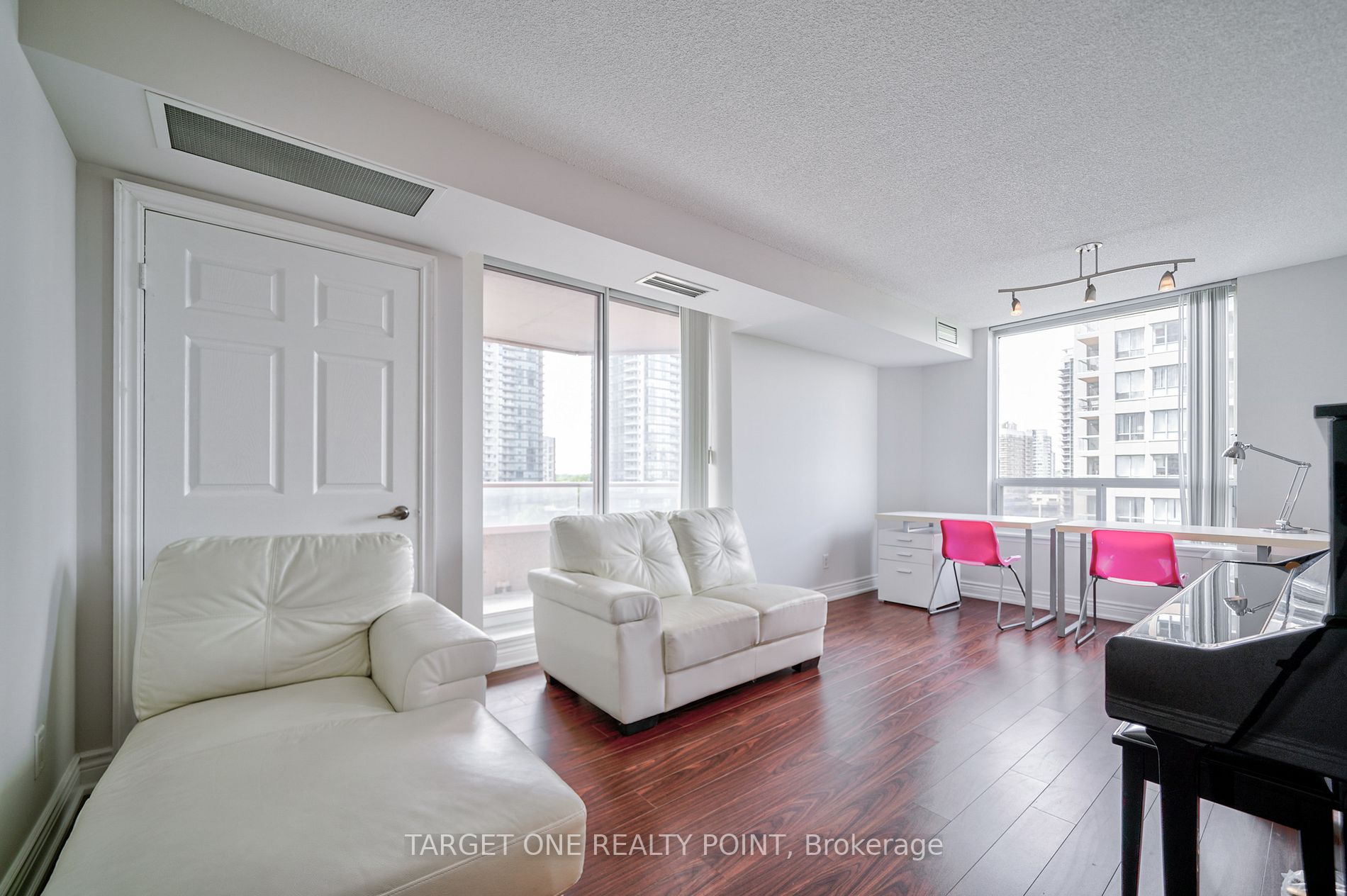 35 Empress Avenue, #1010