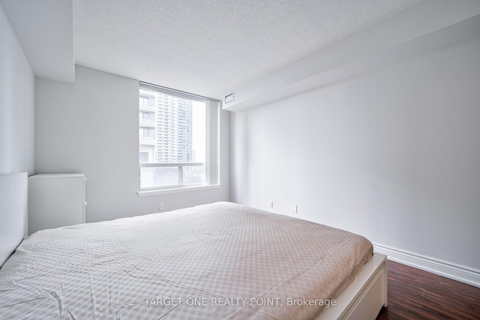 35 Empress Avenue, #1010