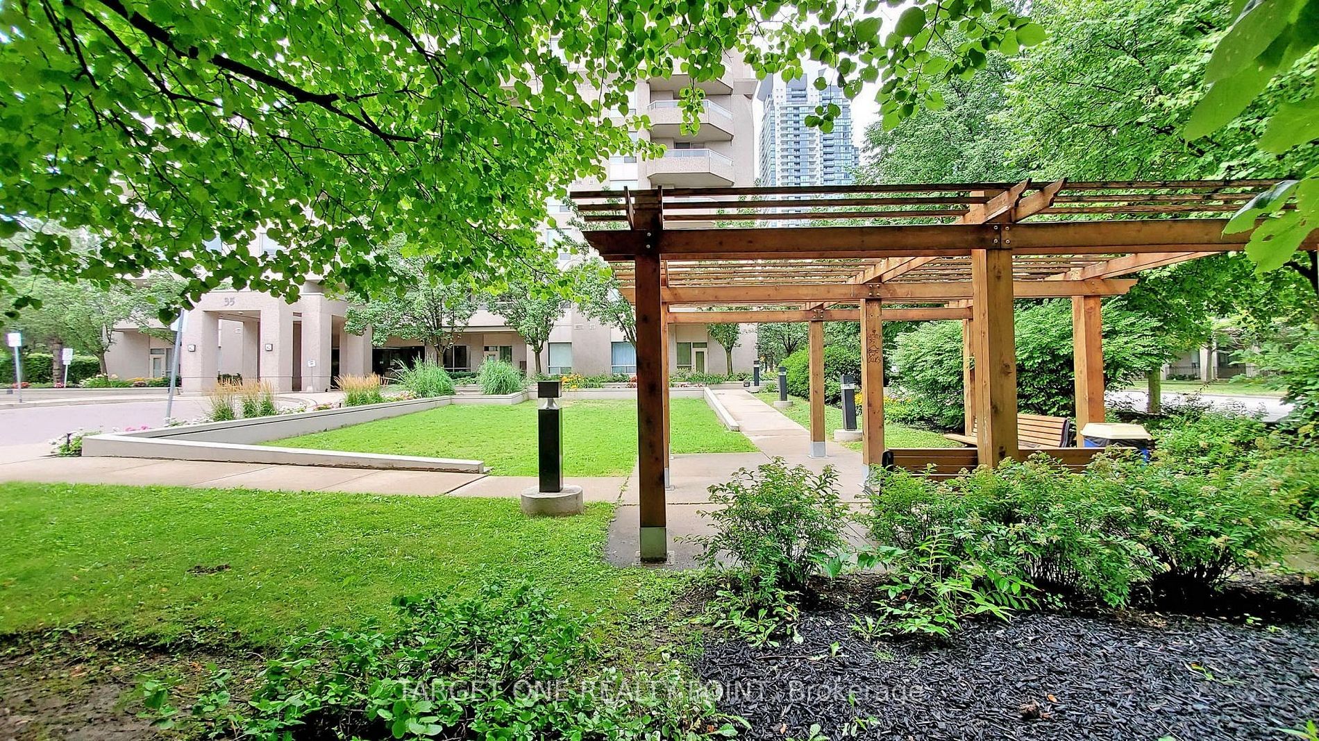 35 Empress Avenue, #1010