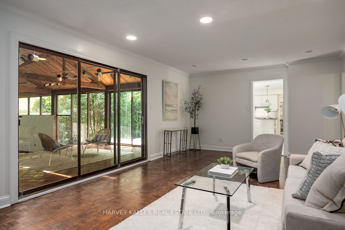 15 Old Colony Rd