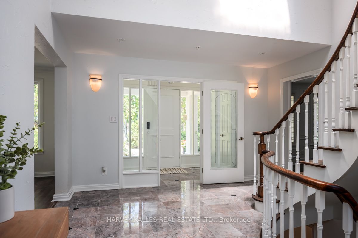 15 Old Colony Rd