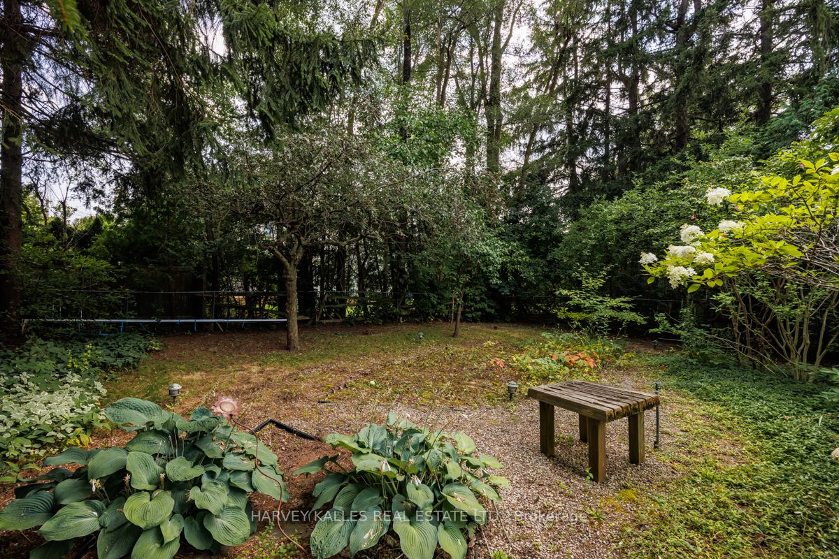15 Old Colony Rd