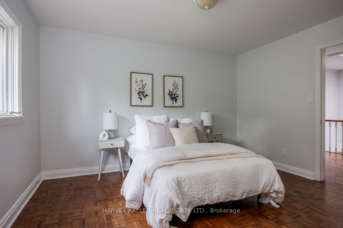 15 Old Colony Rd