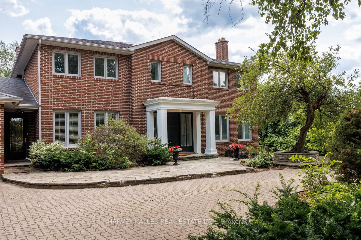 15 Old Colony Rd