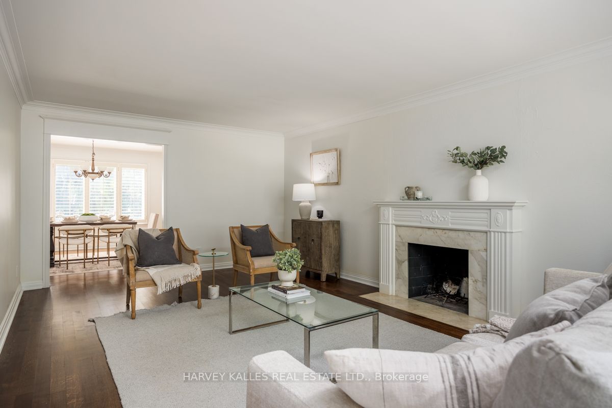 15 Old Colony Rd