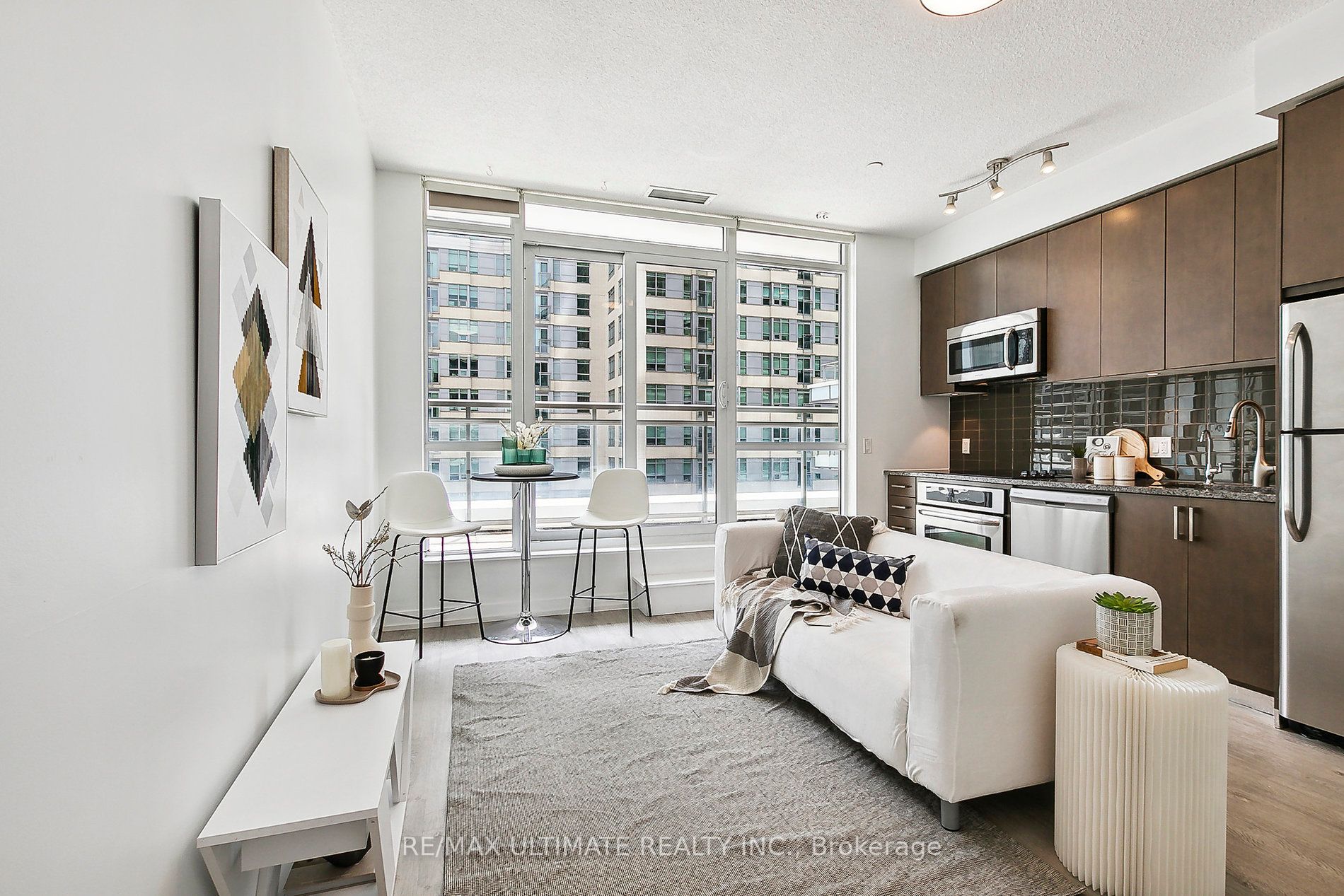 89 Dunfield Avenue, #628