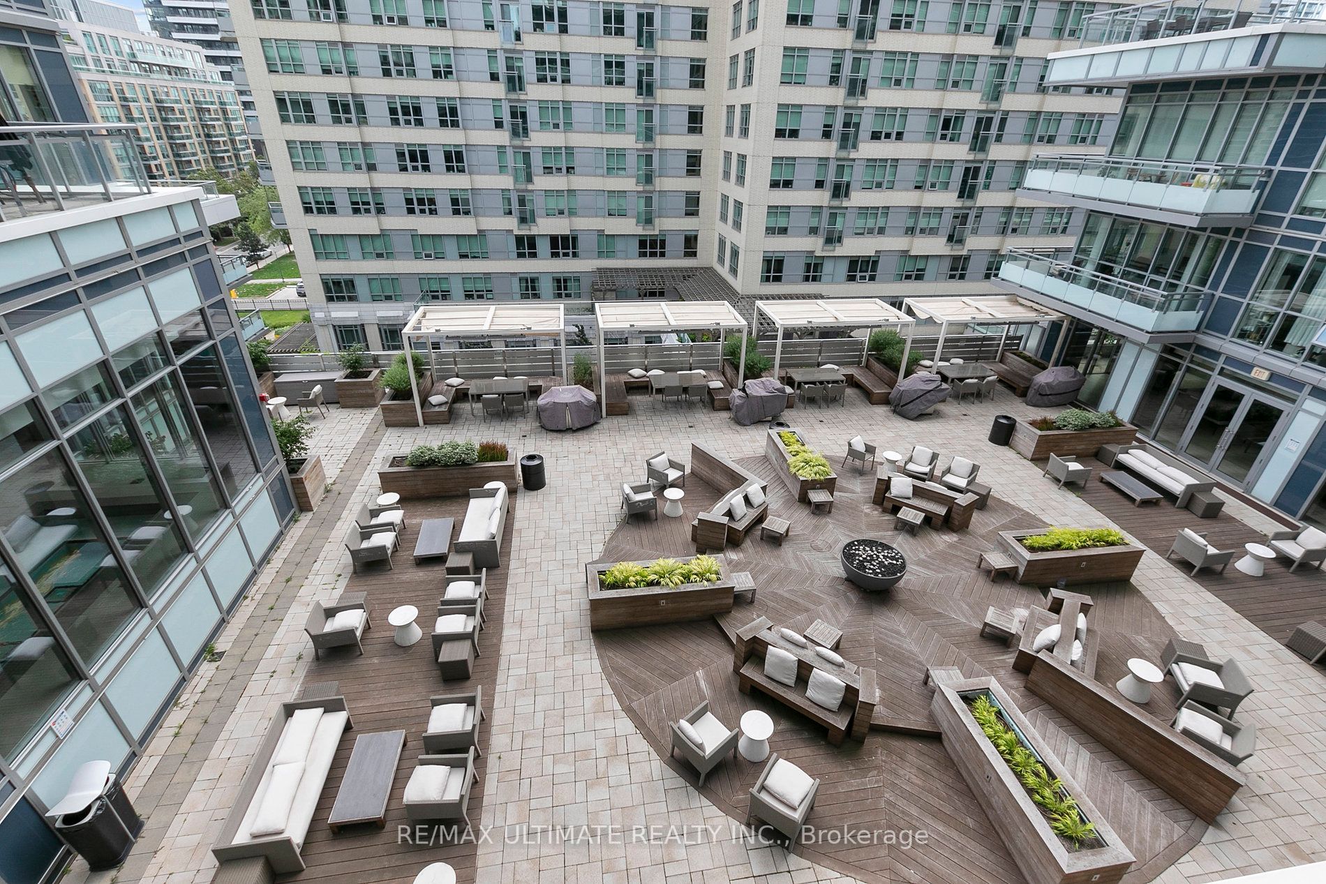 89 Dunfield Avenue, #628
