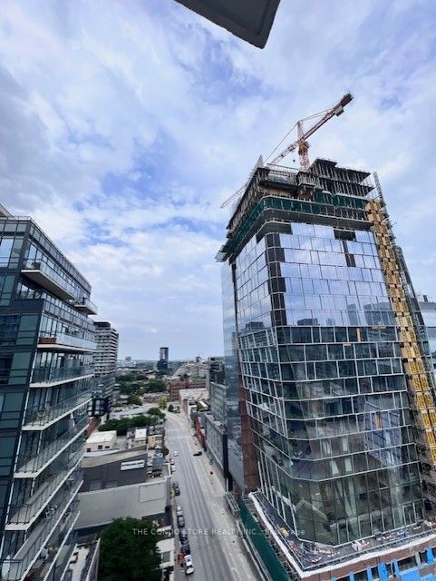 460 Adelaide St E, #1911