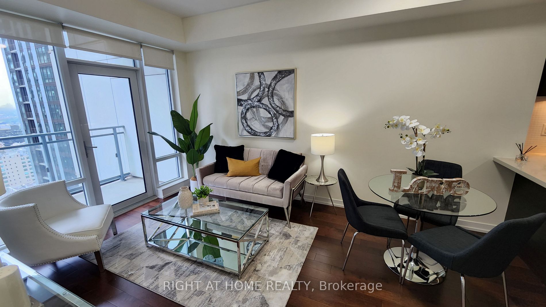 21 Widmer St, #2901