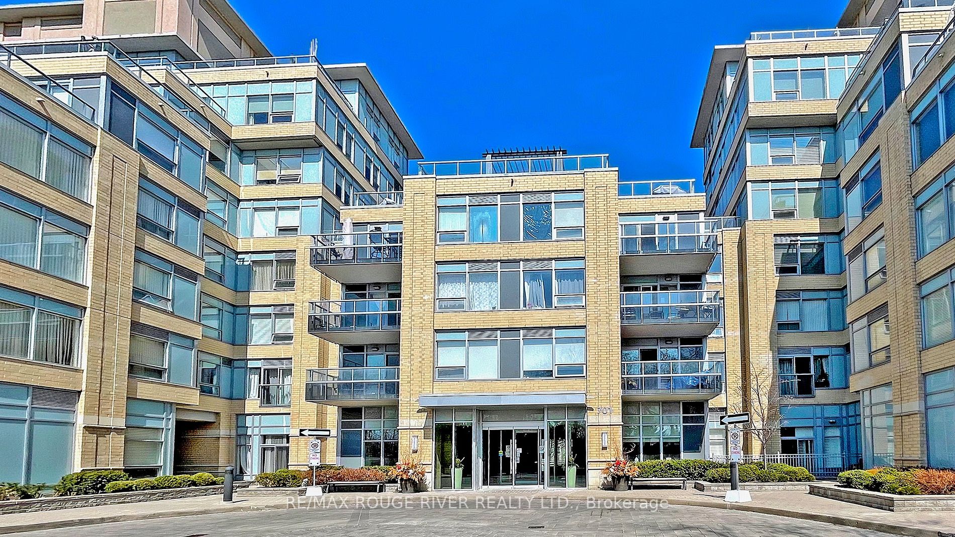 701 Sheppard Ave W, #702