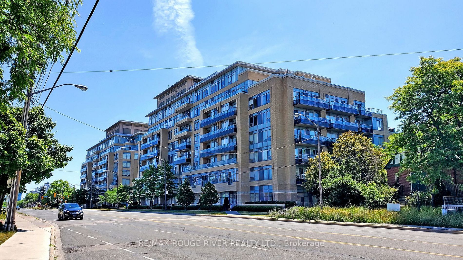 701 Sheppard Ave W, #702
