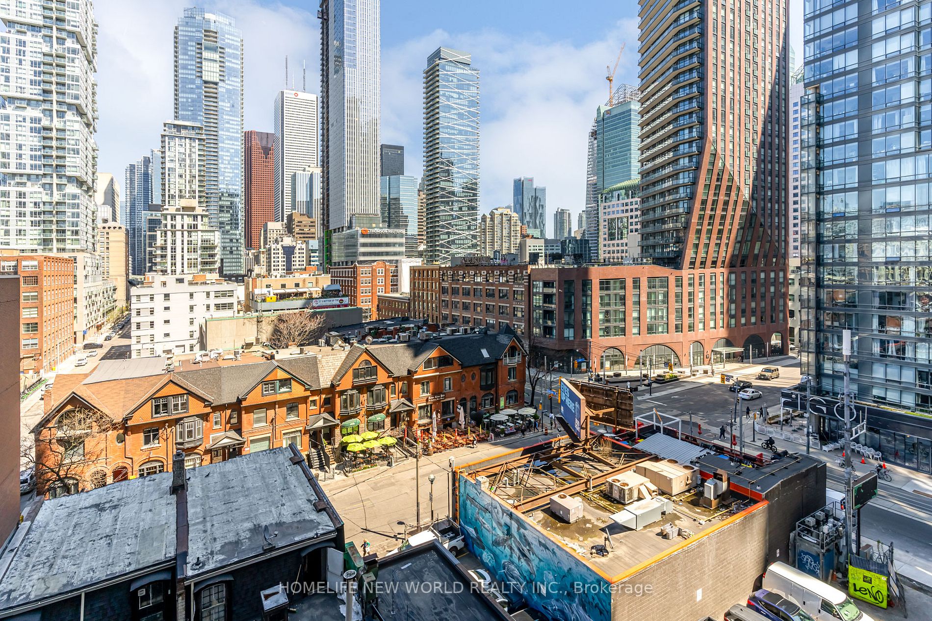 290 Adelaide St W, #702
