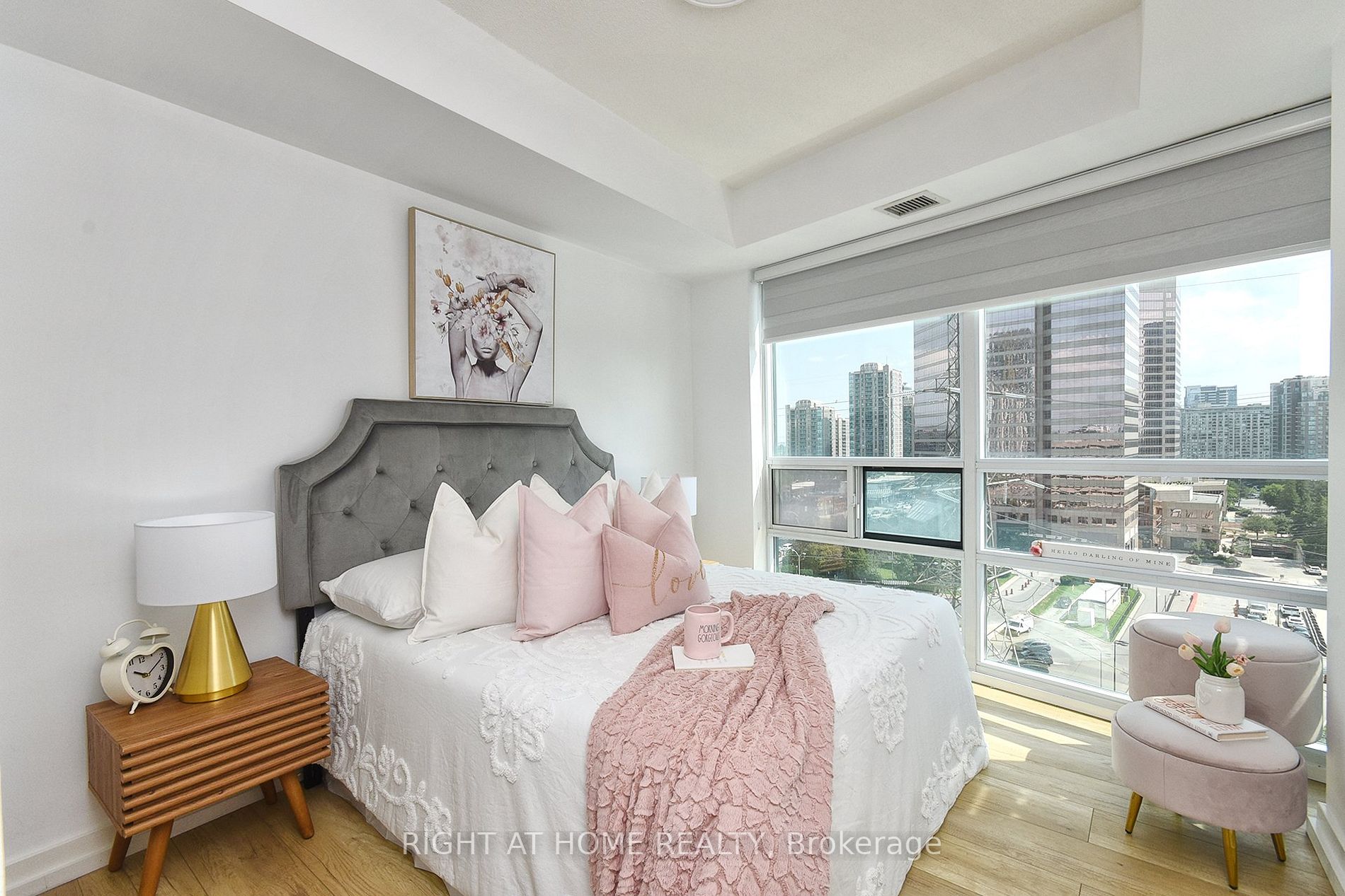 5740 Yonge St, #1102