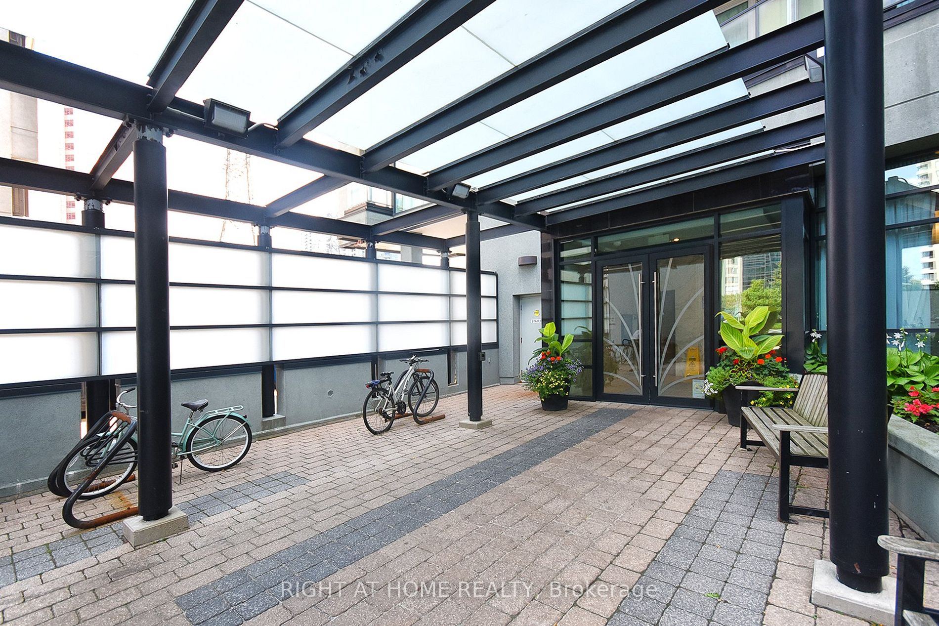 5740 Yonge St, #1102