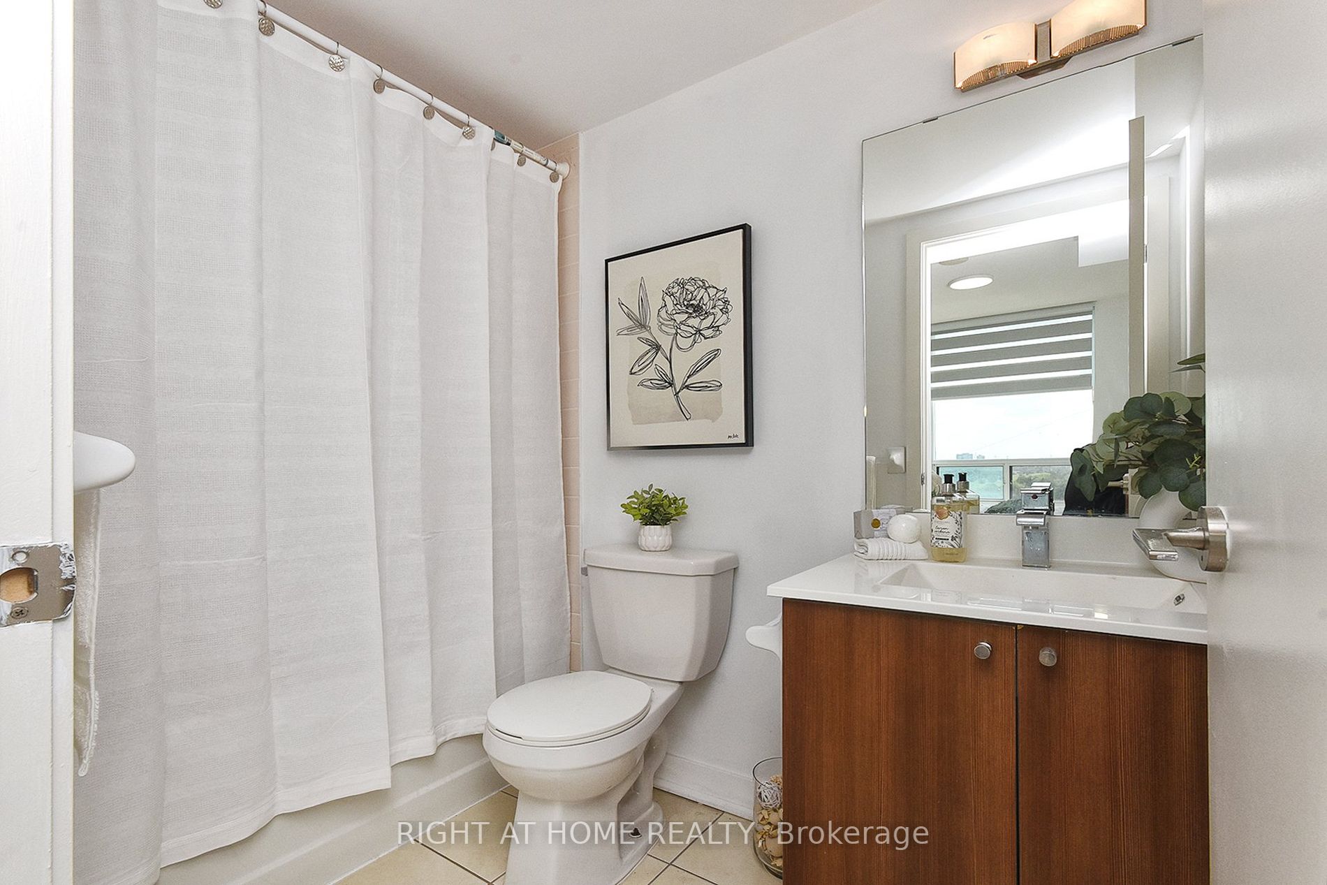 5740 Yonge St, #1102