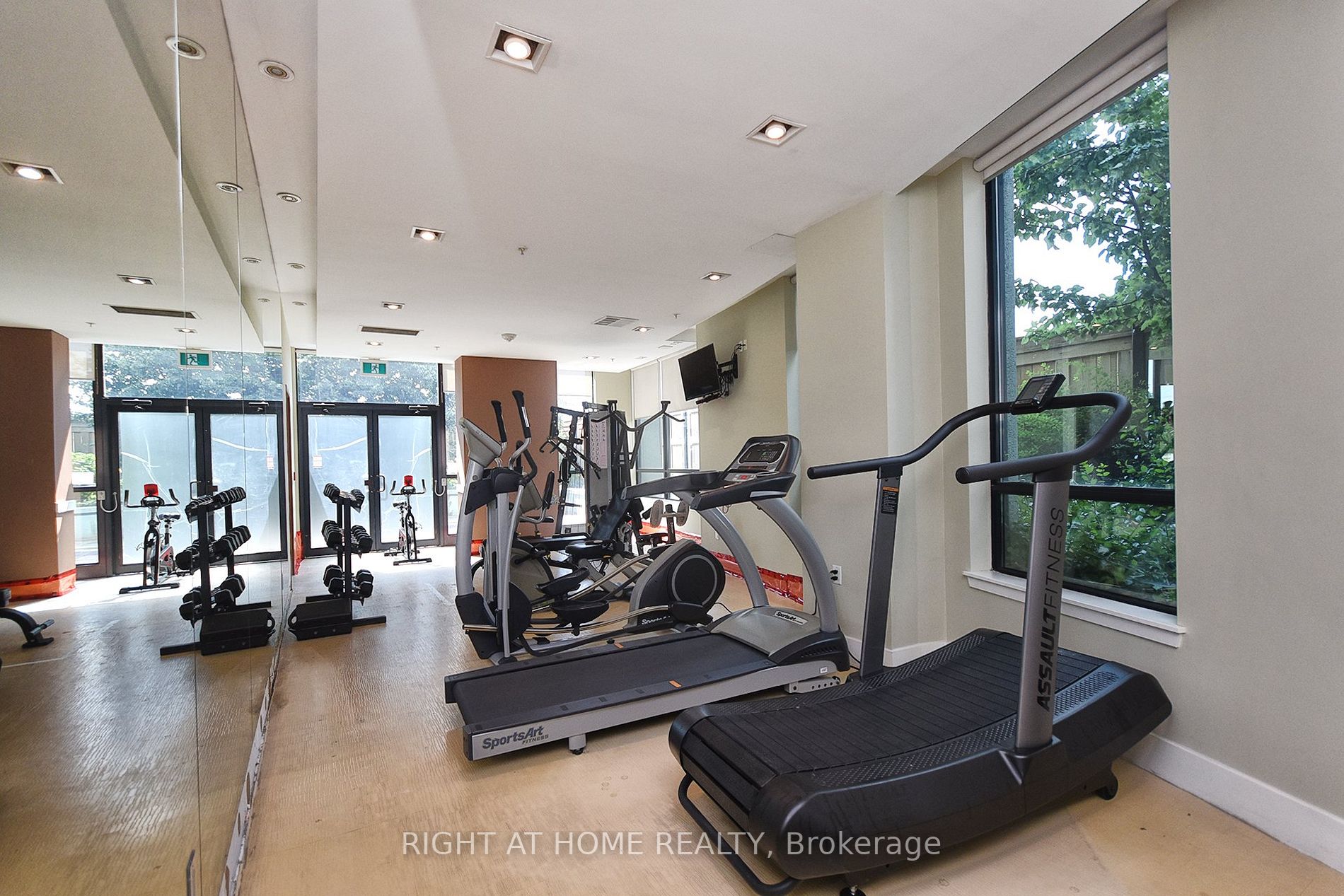 5740 Yonge St, #1102