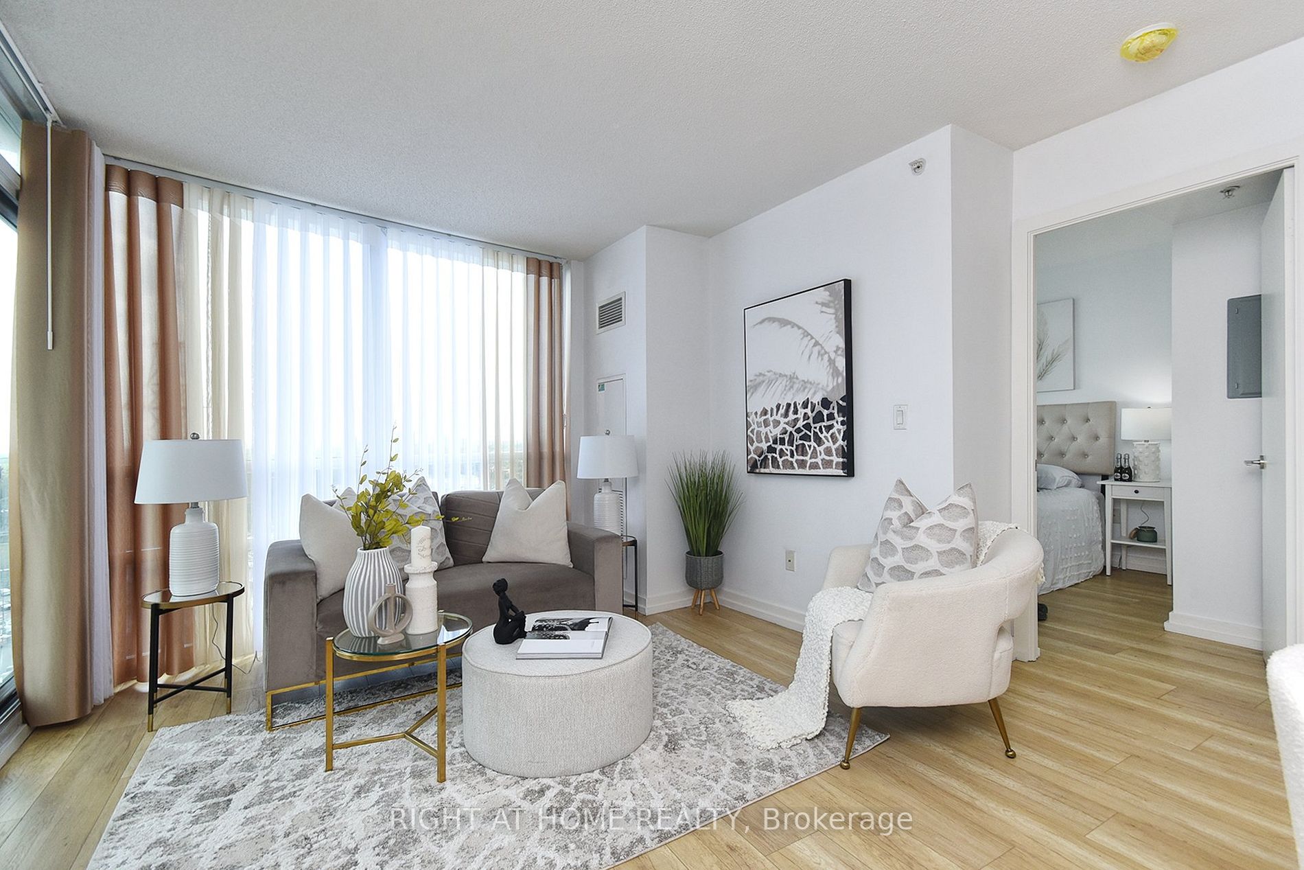 5740 Yonge St, #1102