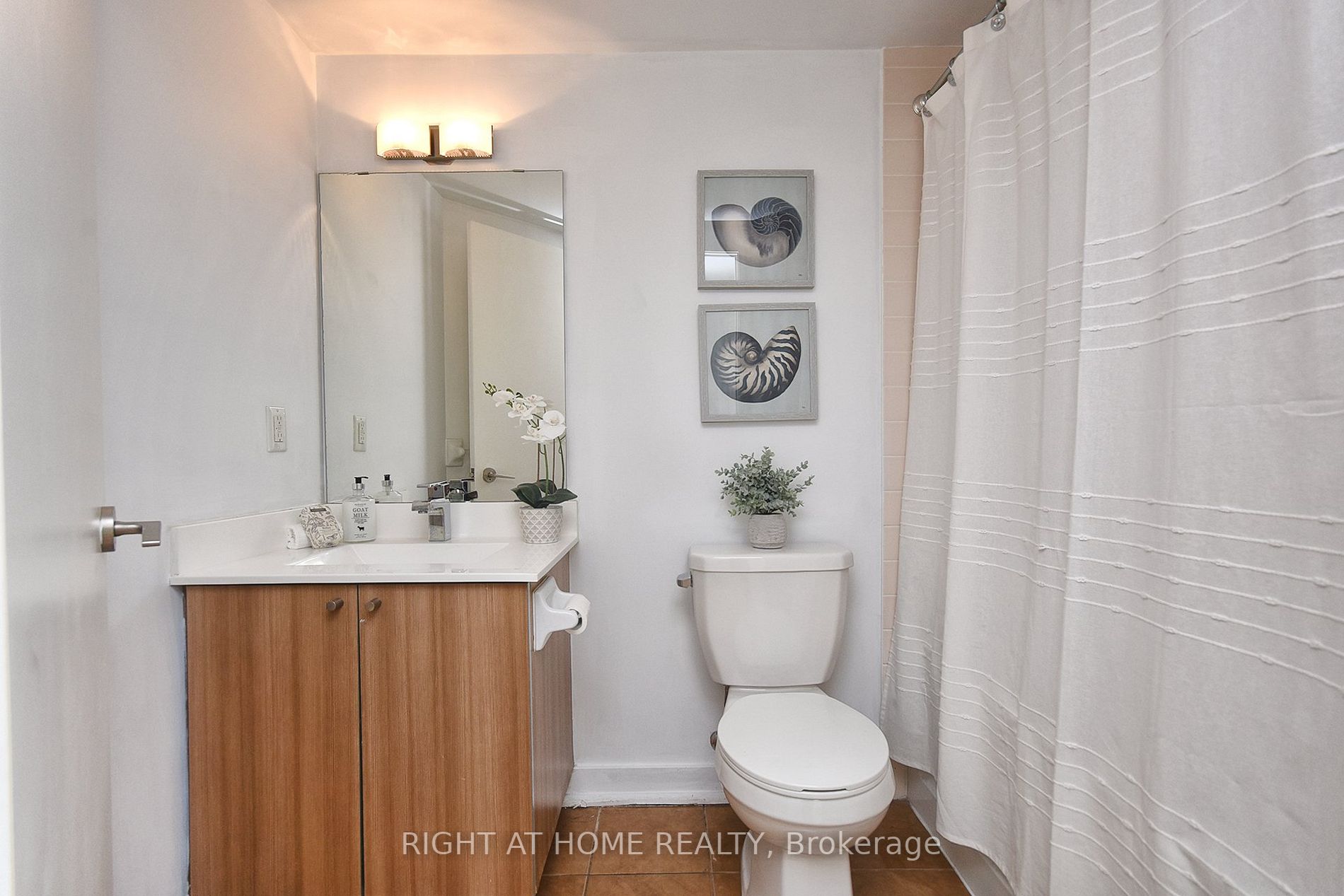 5740 Yonge St, #1102