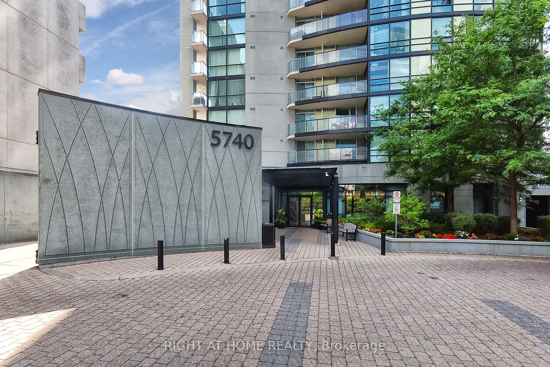 5740 Yonge St, #1102