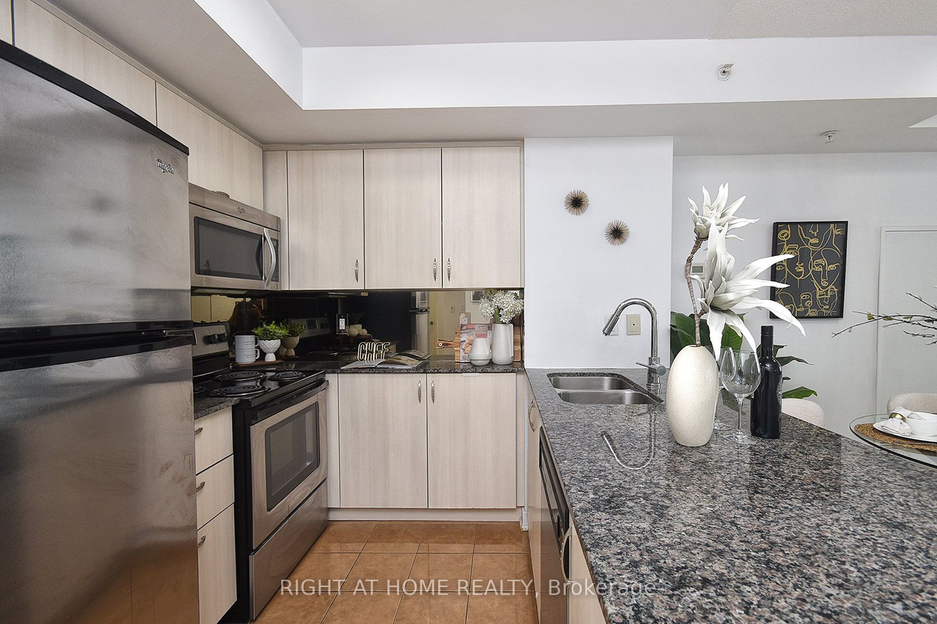 5740 Yonge St, #1102