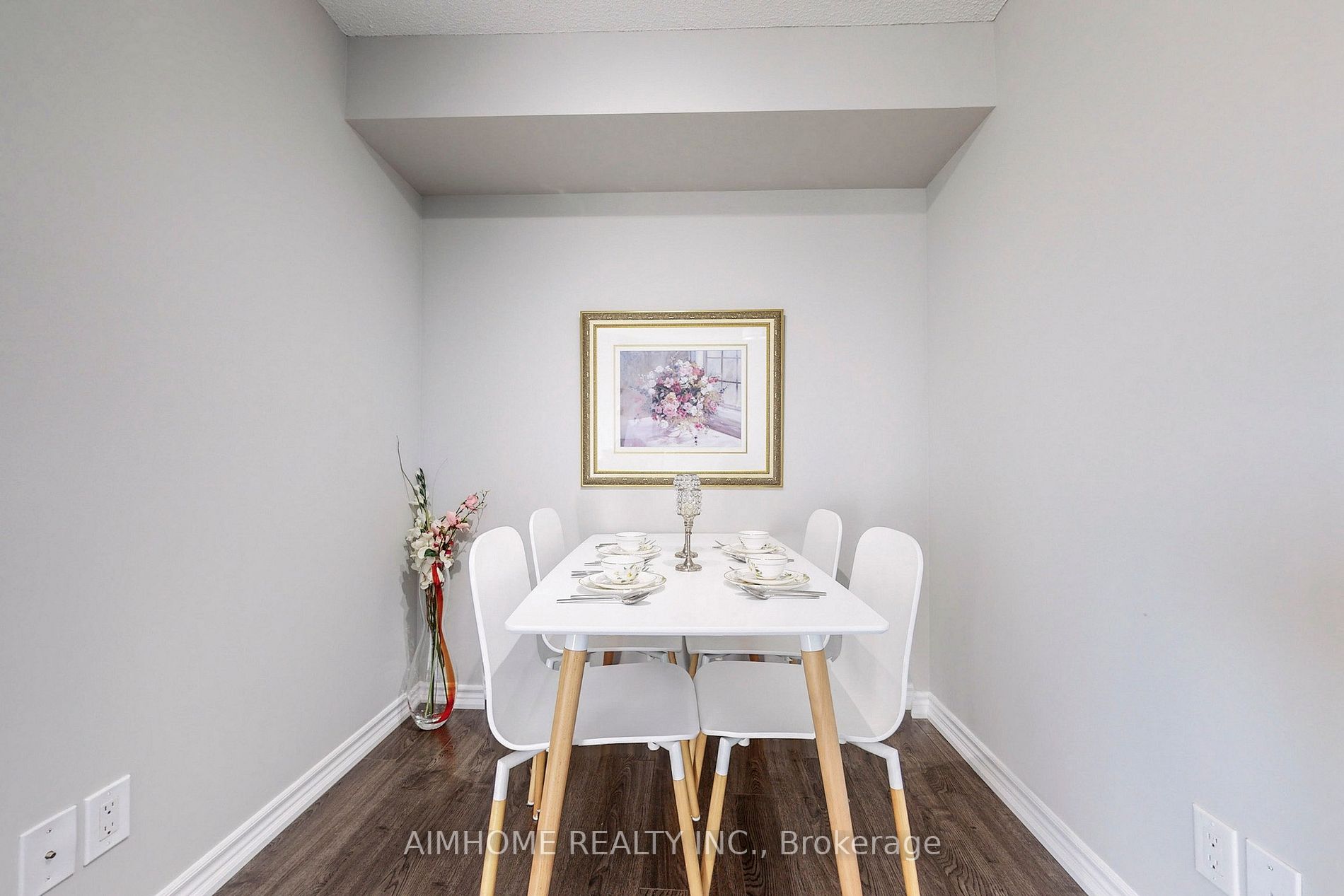 35 Hollywood Avenue, #822