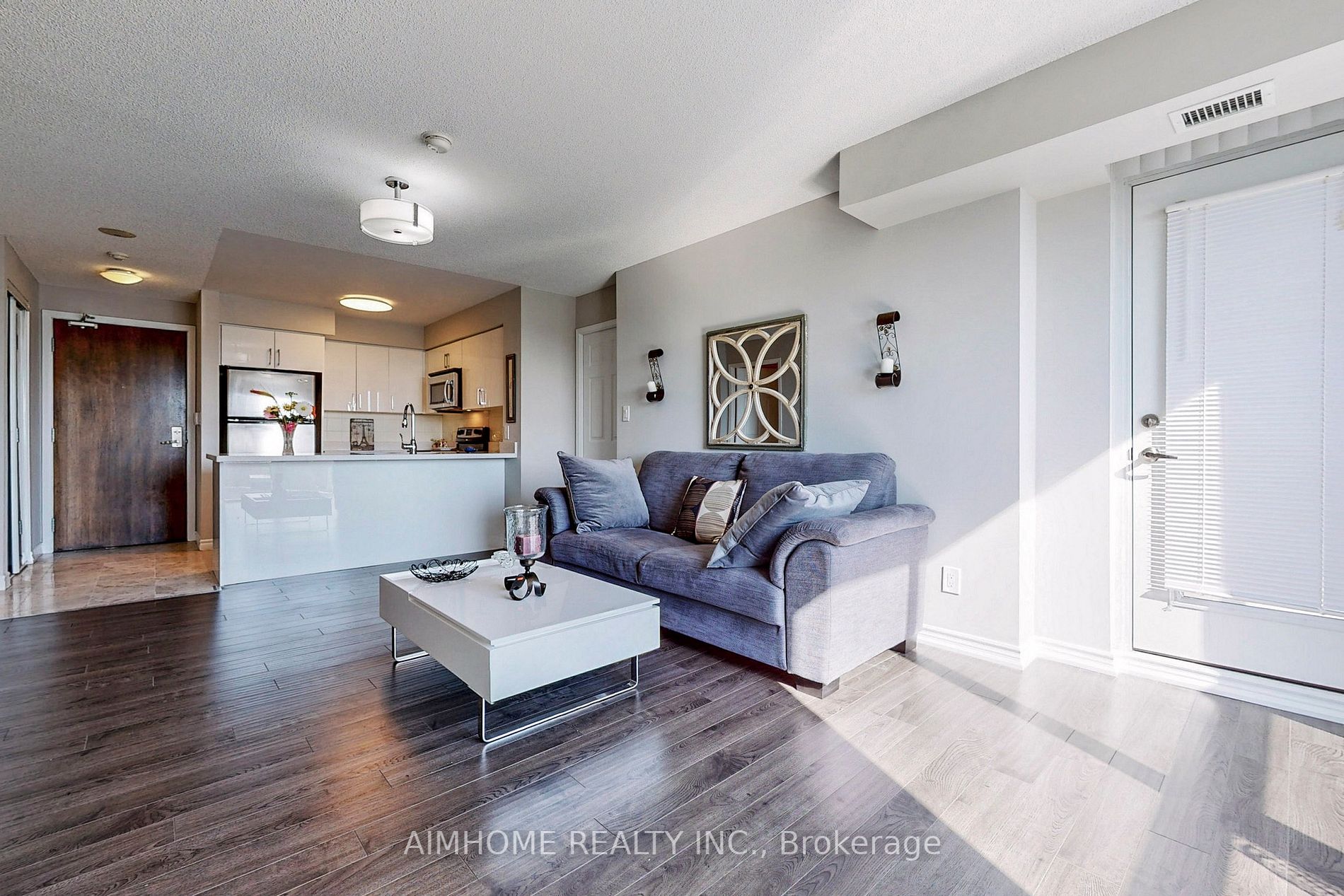 35 Hollywood Avenue, #822