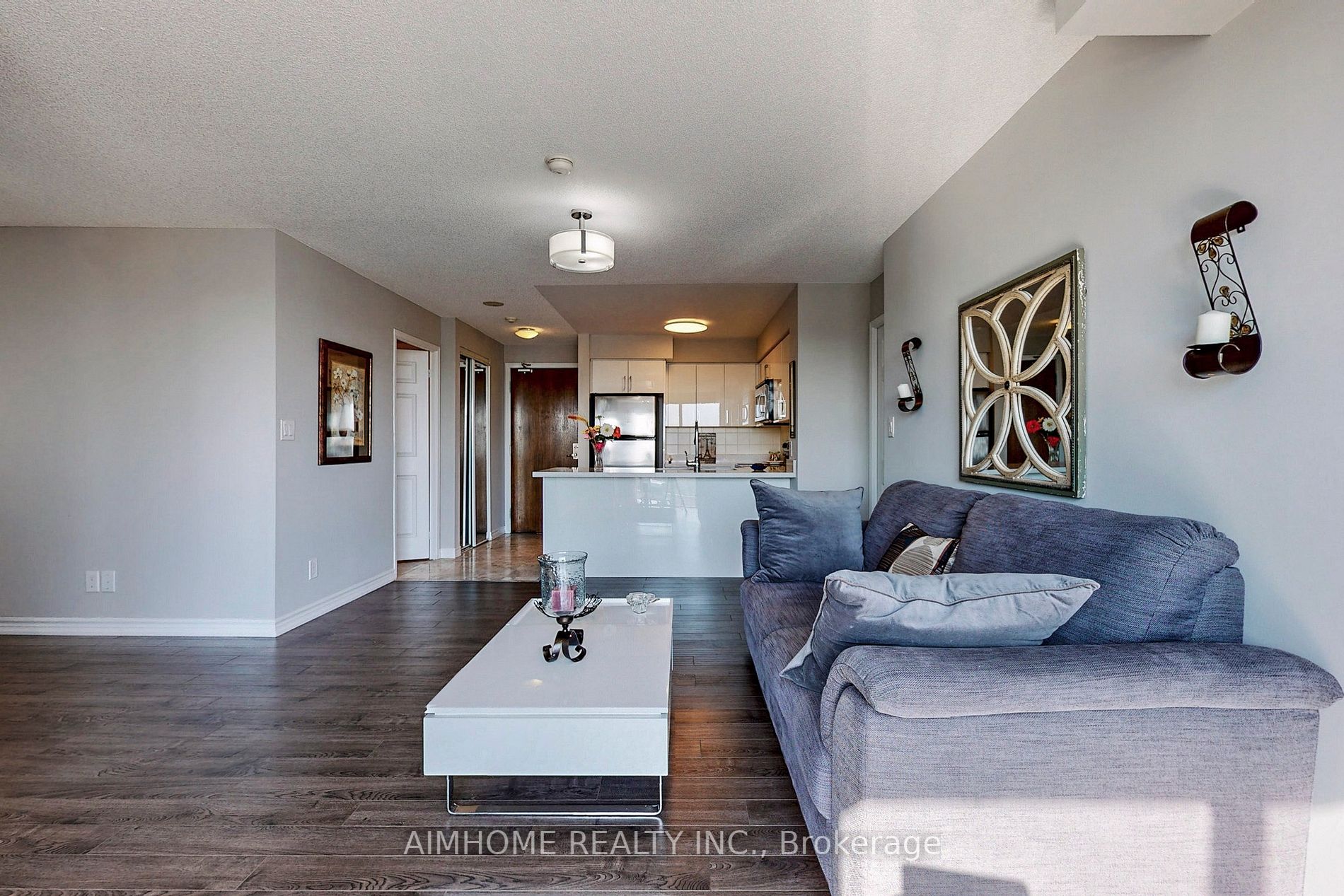 35 Hollywood Avenue, #822