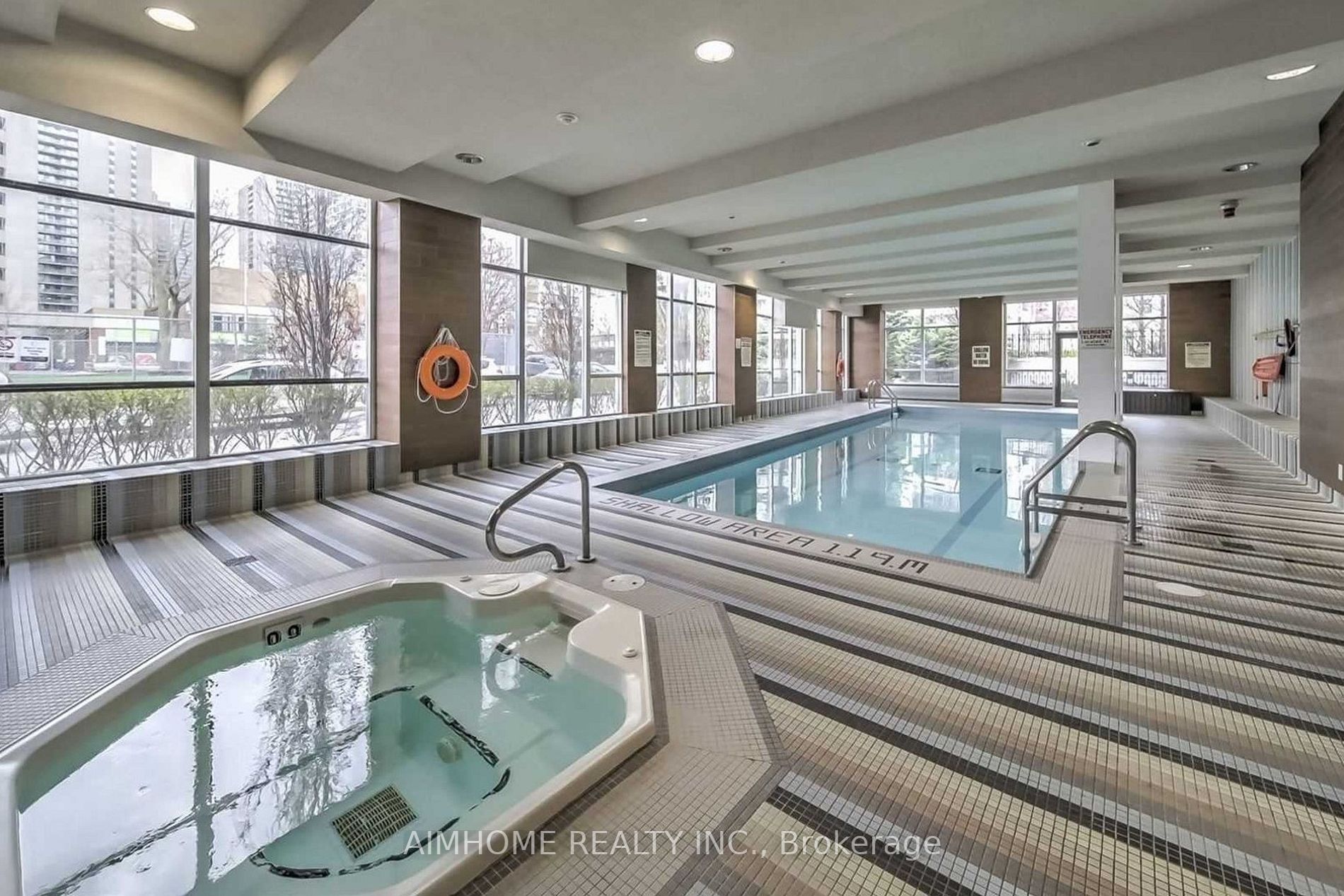 35 Hollywood Avenue, #822