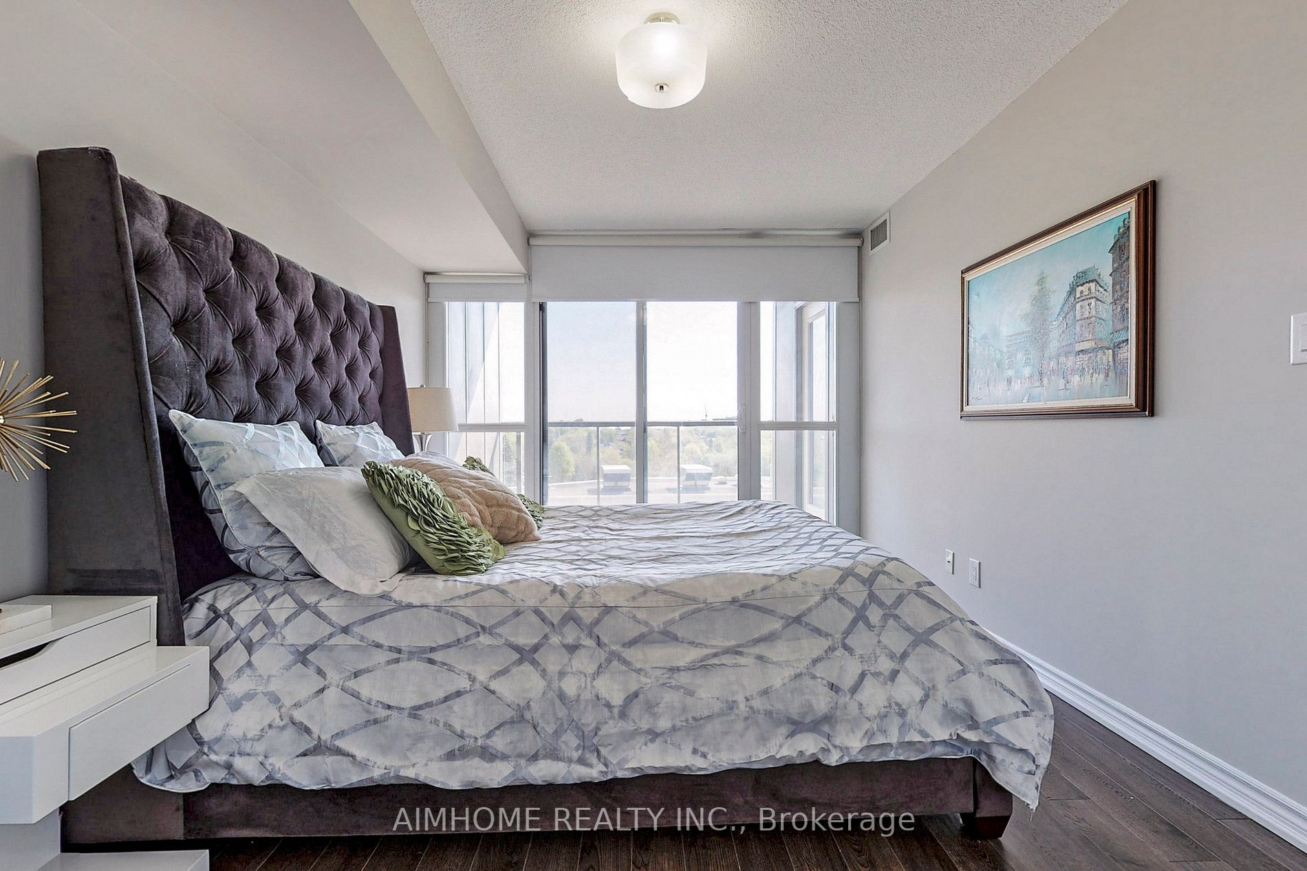 35 Hollywood Avenue, #822