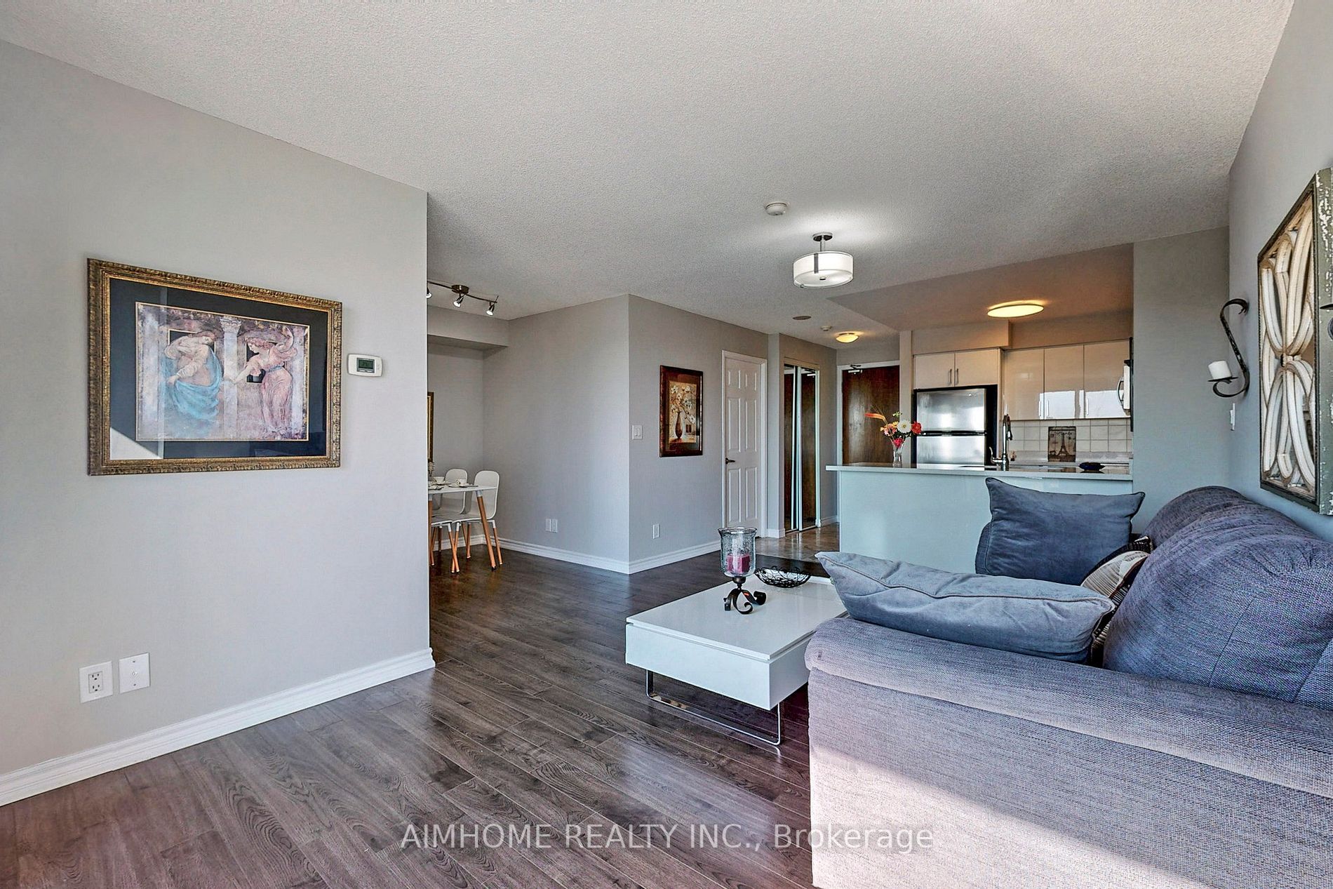 35 Hollywood Avenue, #822