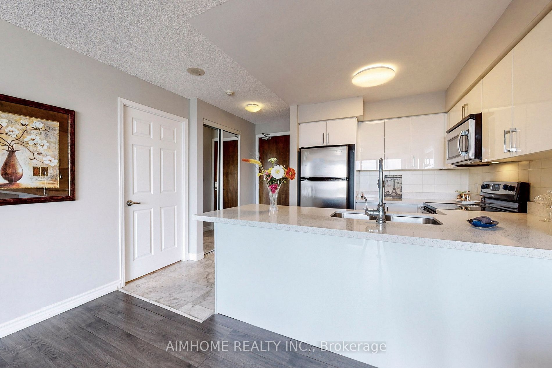35 Hollywood Avenue, #822