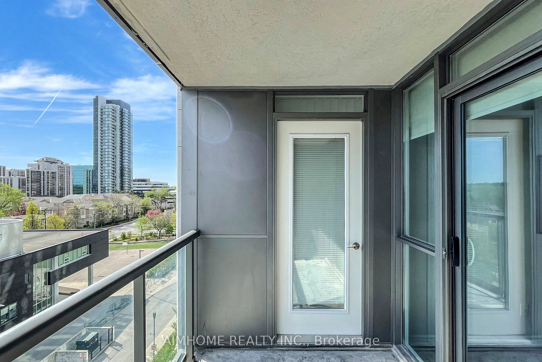 35 Hollywood Avenue, #822