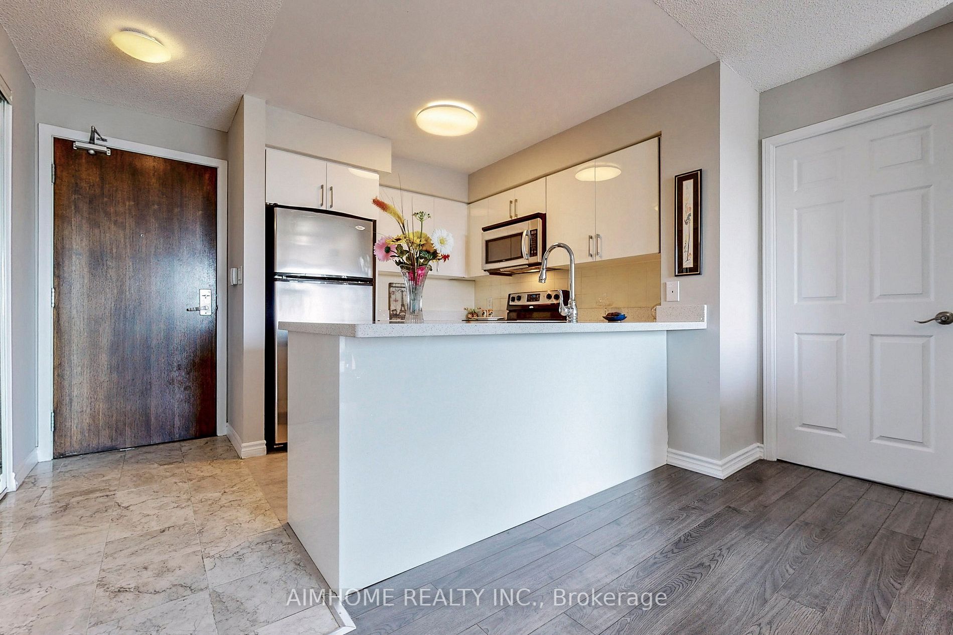 35 Hollywood Avenue, #822