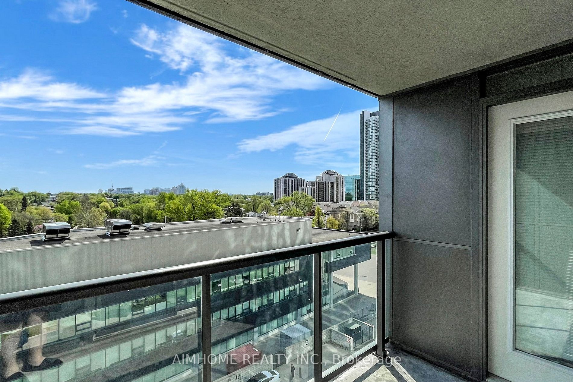 35 Hollywood Avenue, #822