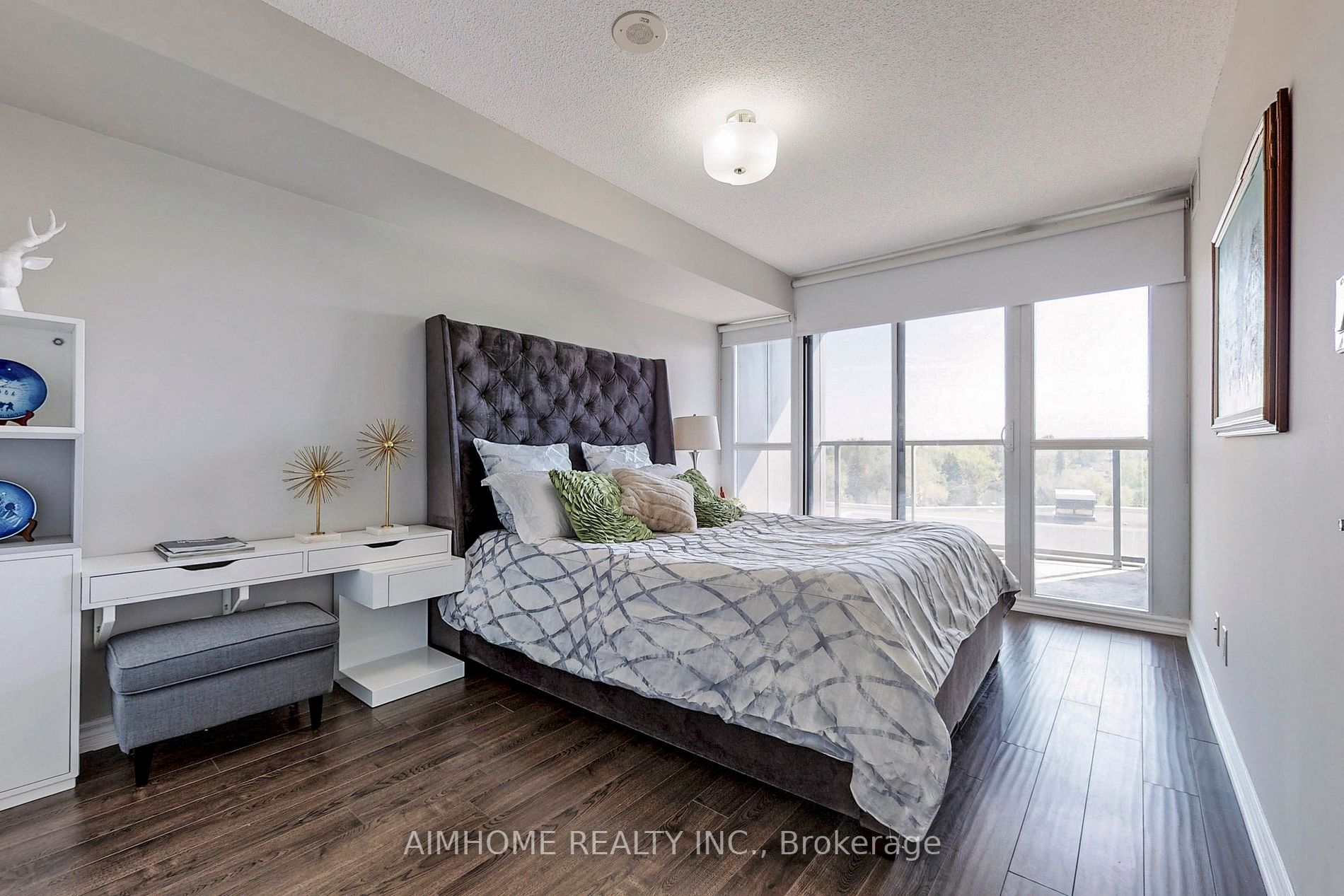 35 Hollywood Avenue, #822