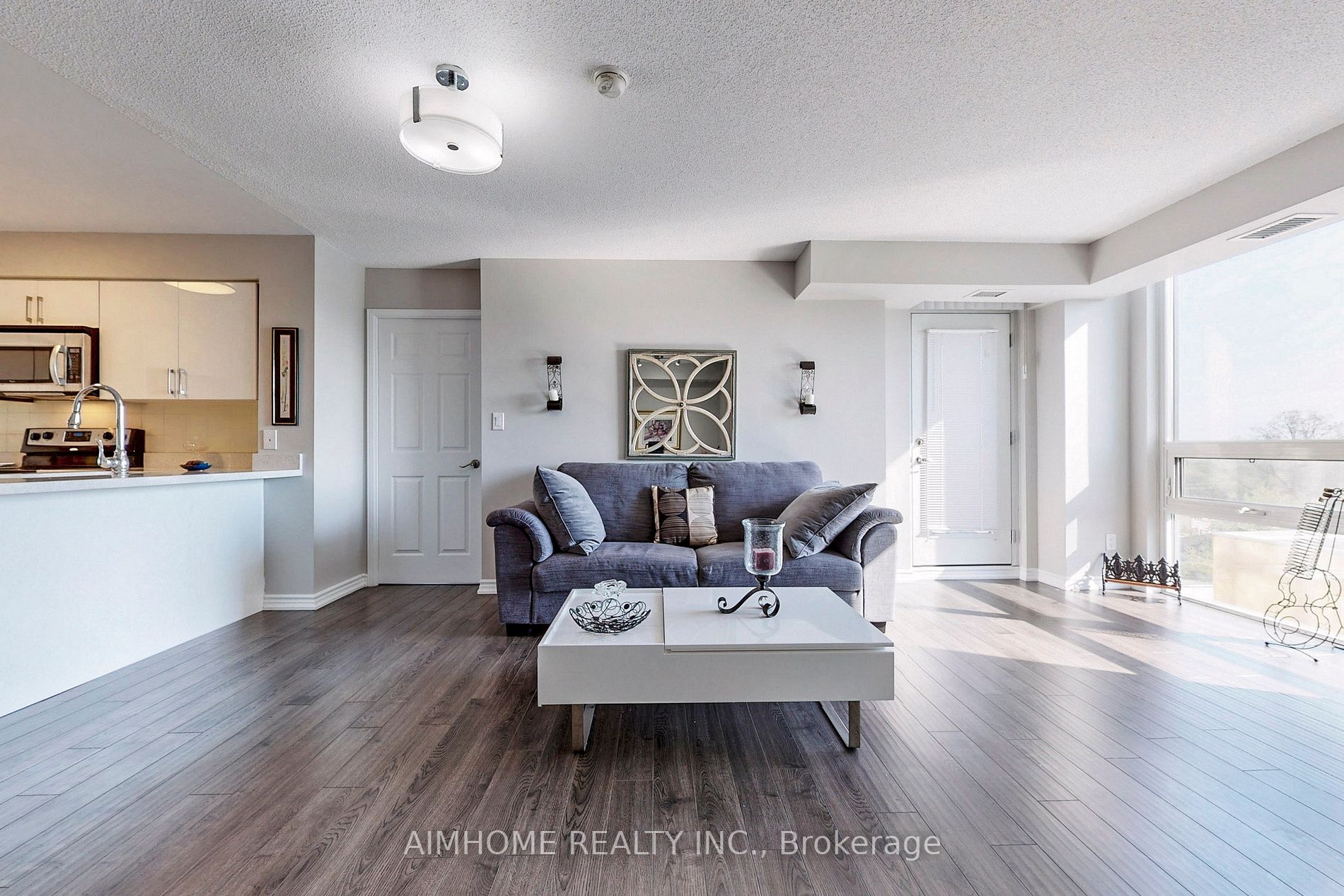35 Hollywood Avenue, #822