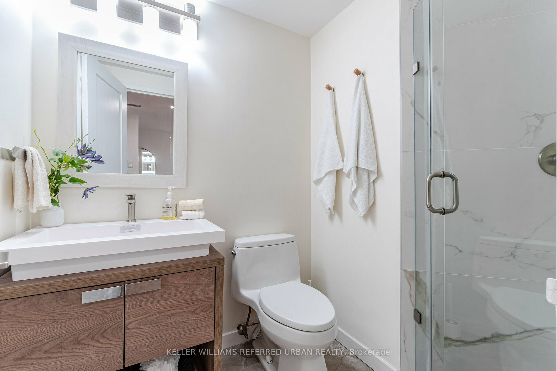 77 Harbour Sq, #502
