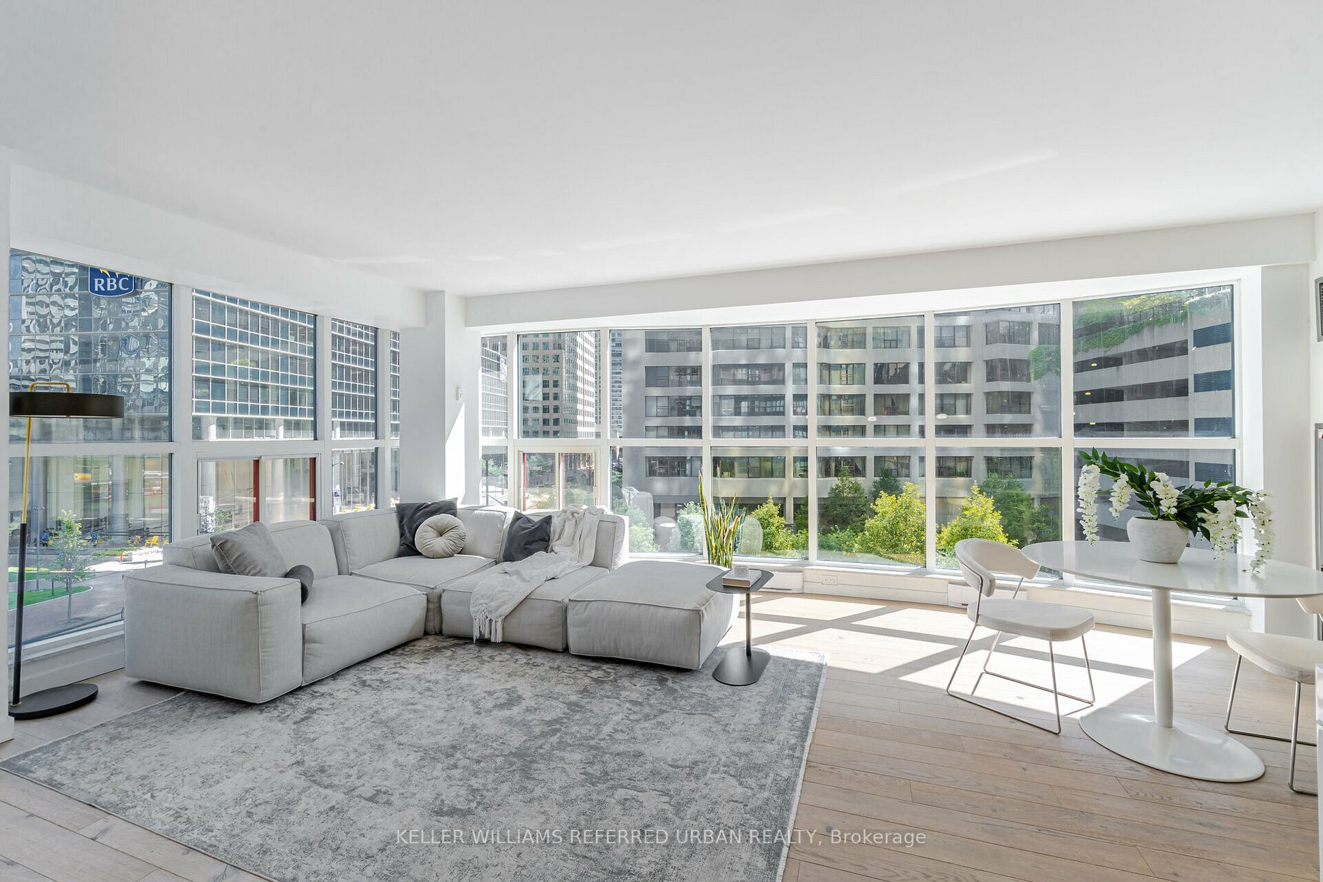 77 Harbour Sq, #502