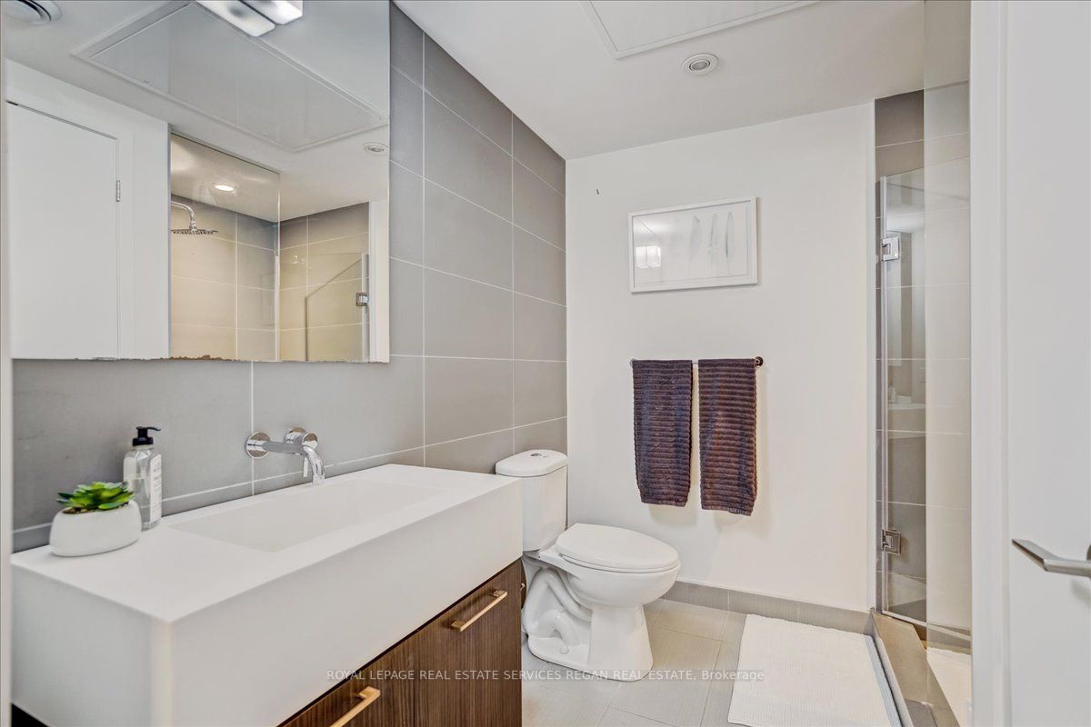 560 King St W, #620