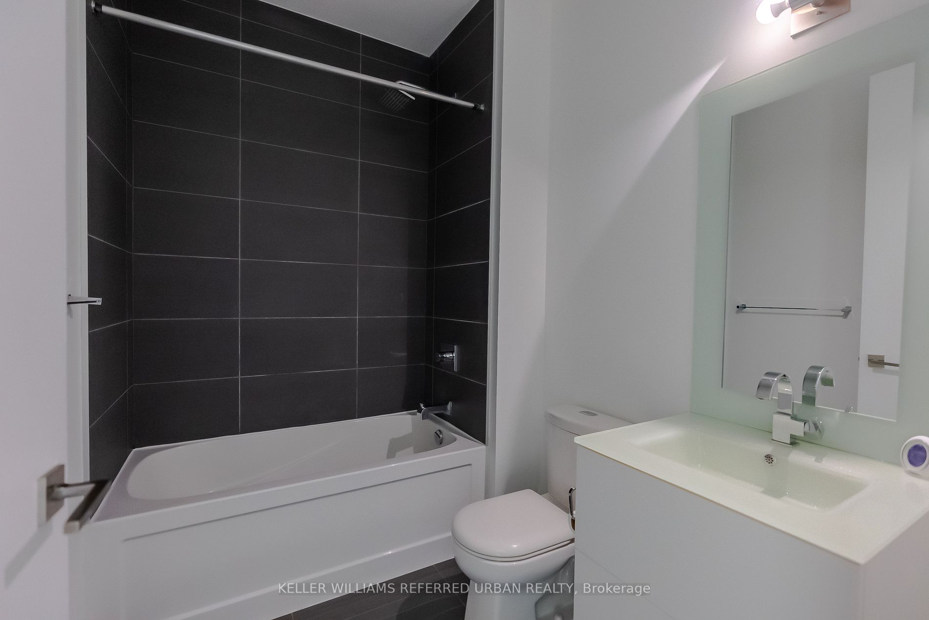 111 St Clair Ave W, #1226