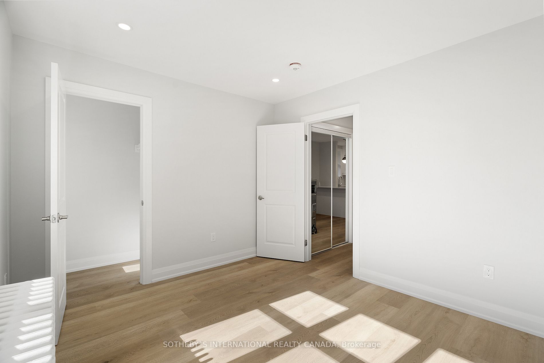 28 Strathgowan Avenue, #Upper