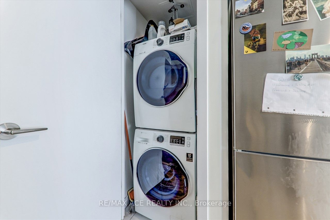 458 Richmond St, #603